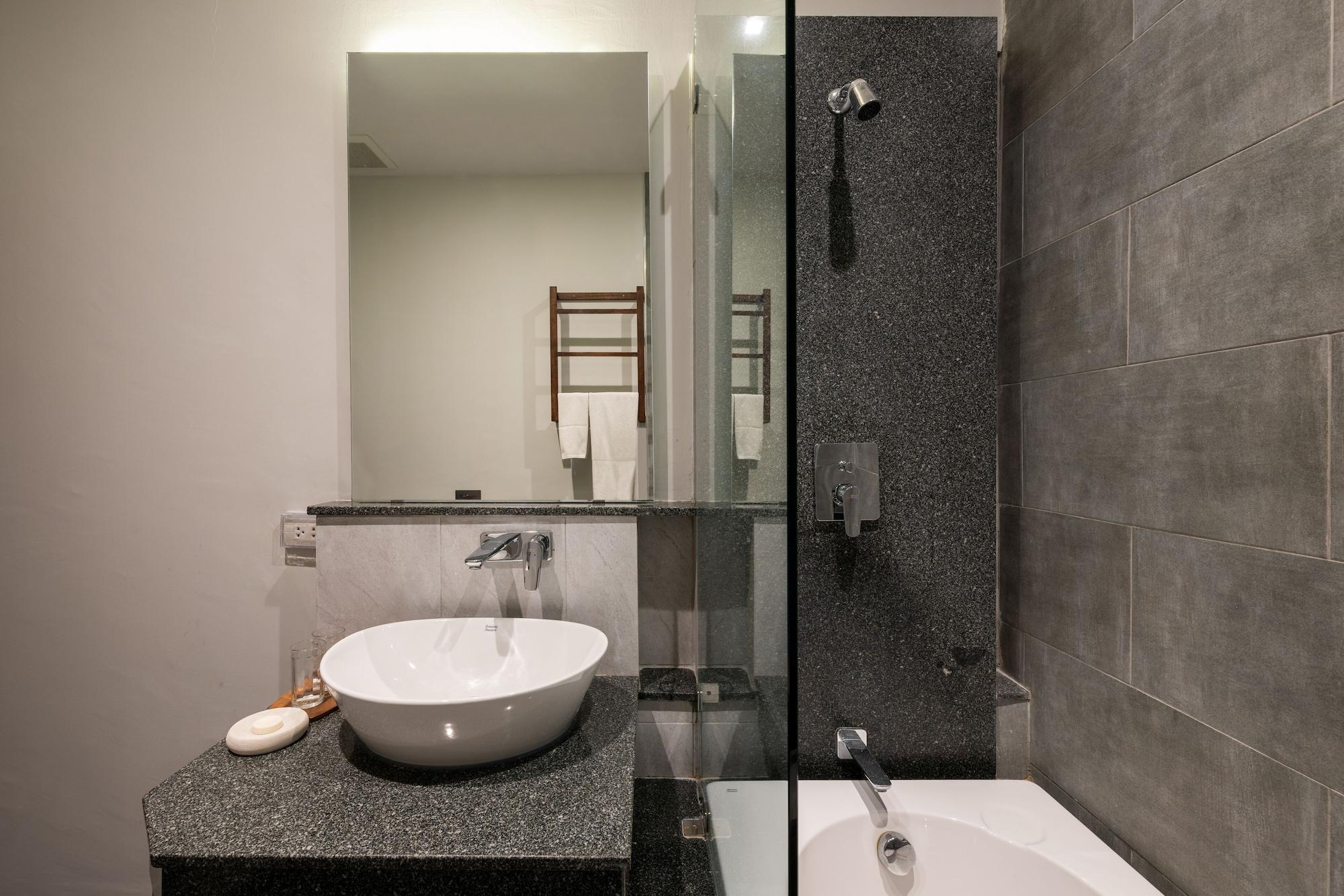 Cherlock Hotel Chiang Mai Bagian luar foto