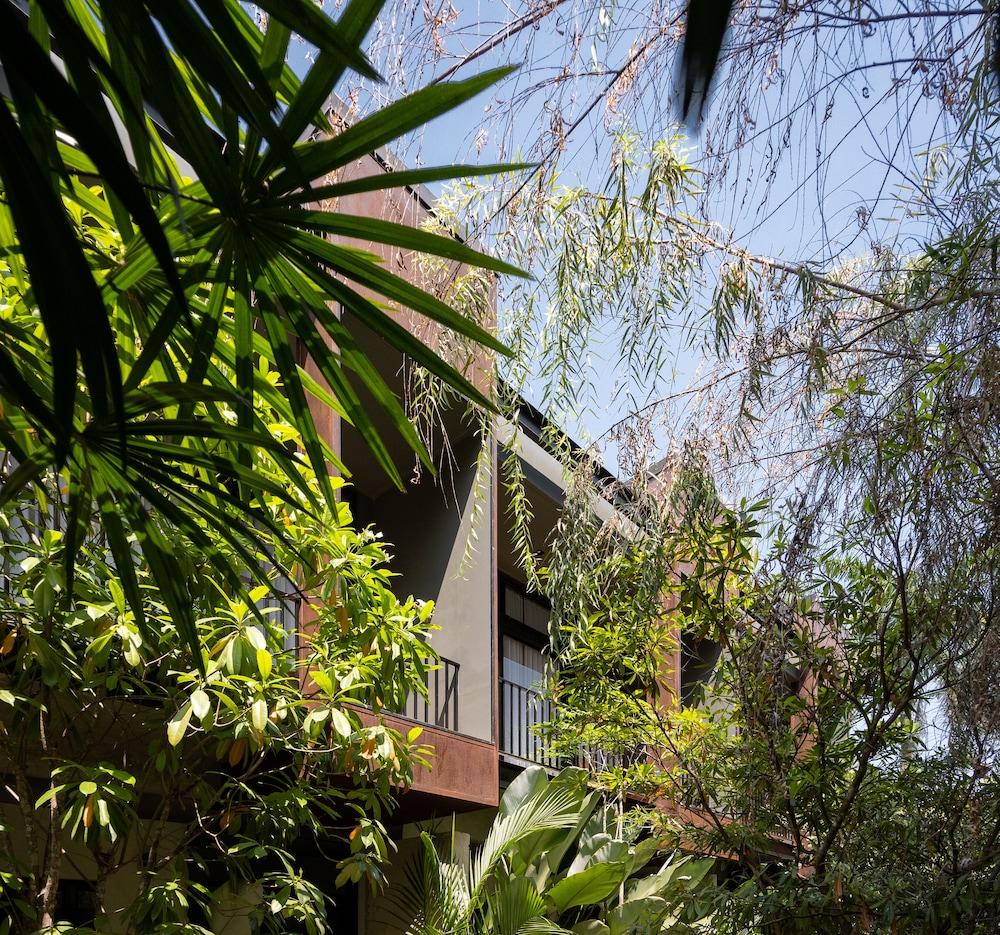 Cherlock Hotel Chiang Mai Bagian luar foto