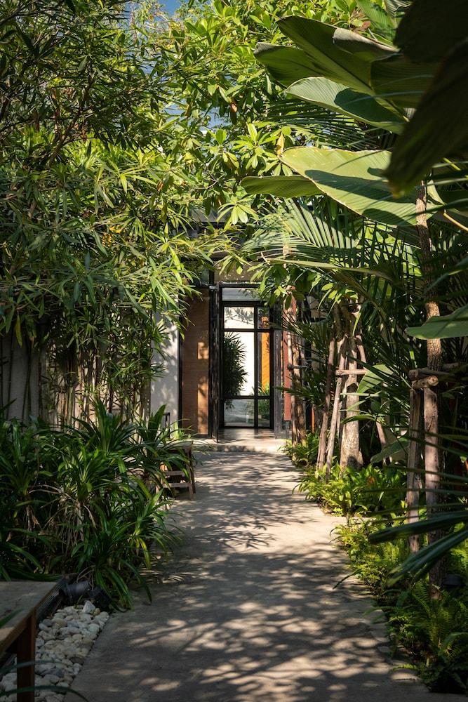 Cherlock Hotel Chiang Mai Bagian luar foto